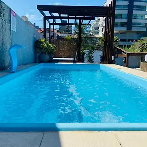  Casa de Férias Residencial Com Piscina Possui Jacuzzi Aquecida Com Hidromassagem